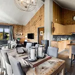 4 Bedroom Gorgeous In Casa vacanze