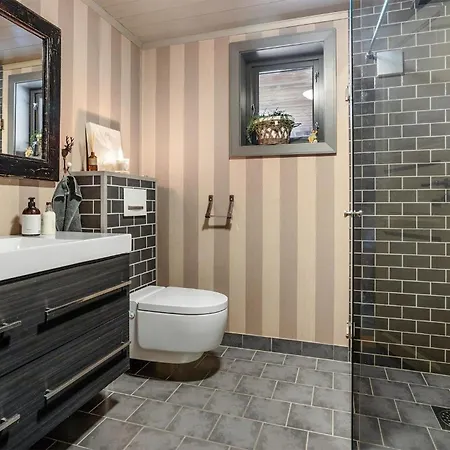 4 Bedroom Gorgeous In *