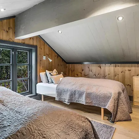 4 Bedroom Gorgeous In Ferienhaus